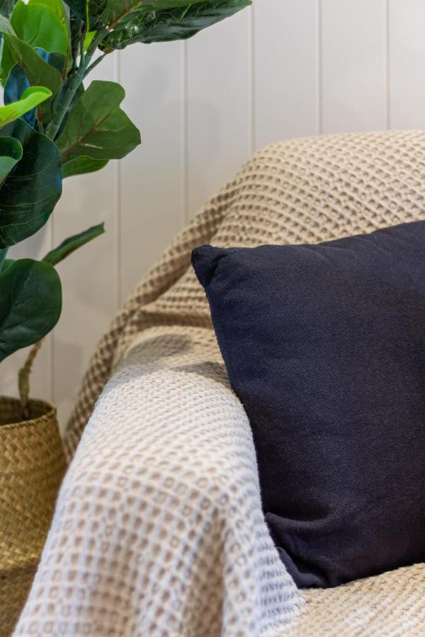 In The Heart Of It All: 2 Bed Cbd Townhouse クライストチャーチ エクステリア 写真