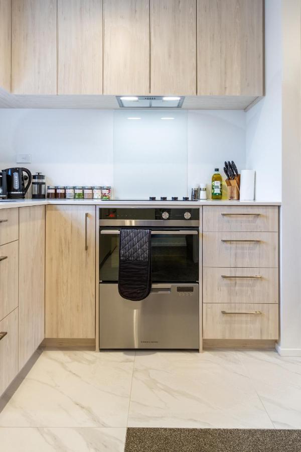 In The Heart Of It All: 2 Bed Cbd Townhouse クライストチャーチ エクステリア 写真
