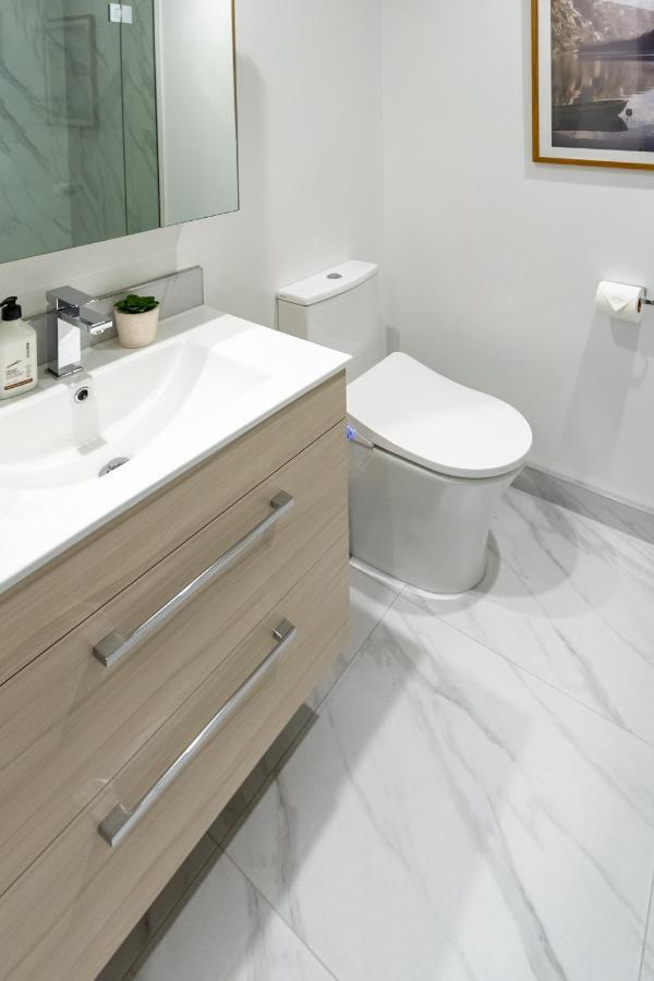 In The Heart Of It All: 2 Bed Cbd Townhouse クライストチャーチ エクステリア 写真
