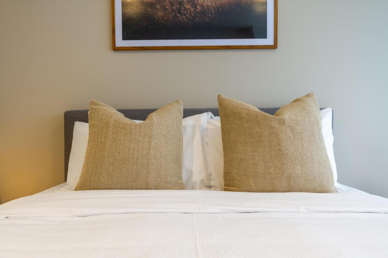 In The Heart Of It All: 2 Bed Cbd Townhouse クライストチャーチ エクステリア 写真