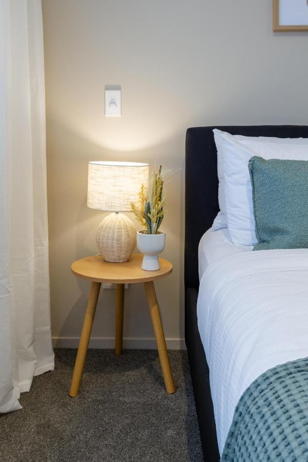 In The Heart Of It All: 2 Bed Cbd Townhouse クライストチャーチ エクステリア 写真